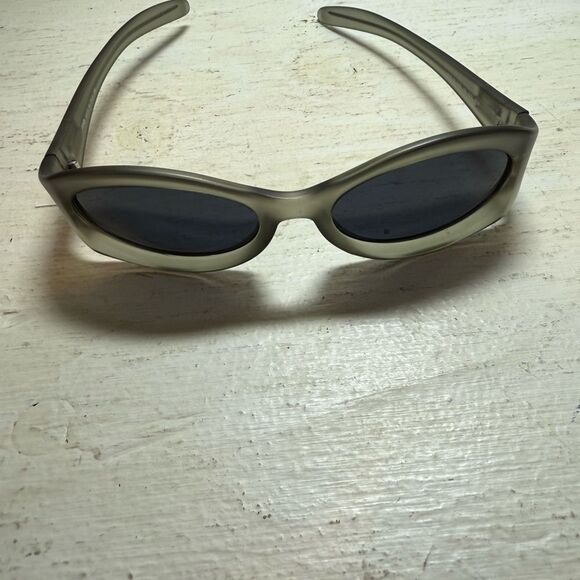 Fendi SL 7632 Women’s Oval Sunglasses Matte Taupe Frame Made in Italy main image 5